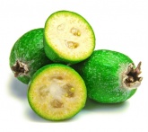 Ananas guava - cura delle piante da frutta